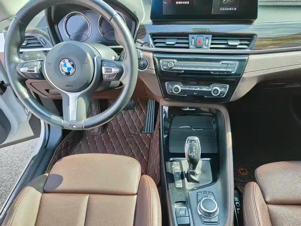 BMW X1 — фото 9