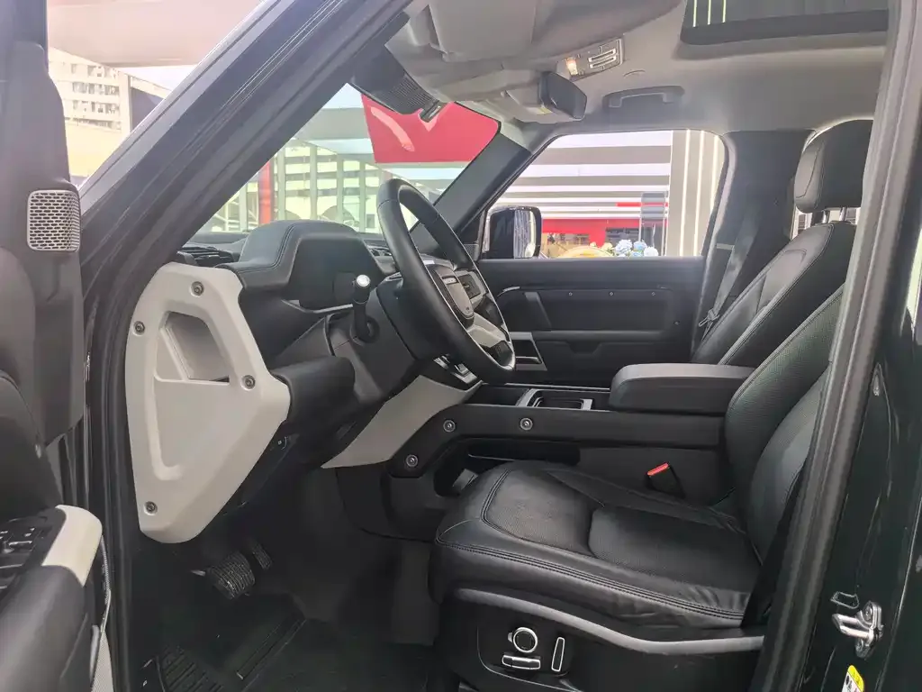 Land Rover Defender — фото 10