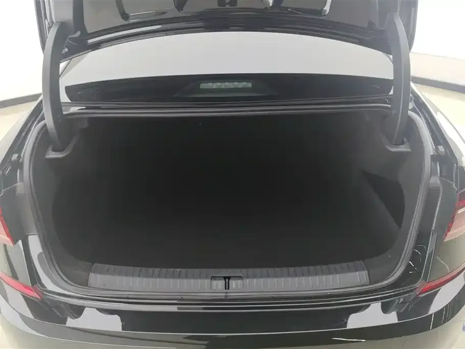 Volkswagen Passat — фото 7