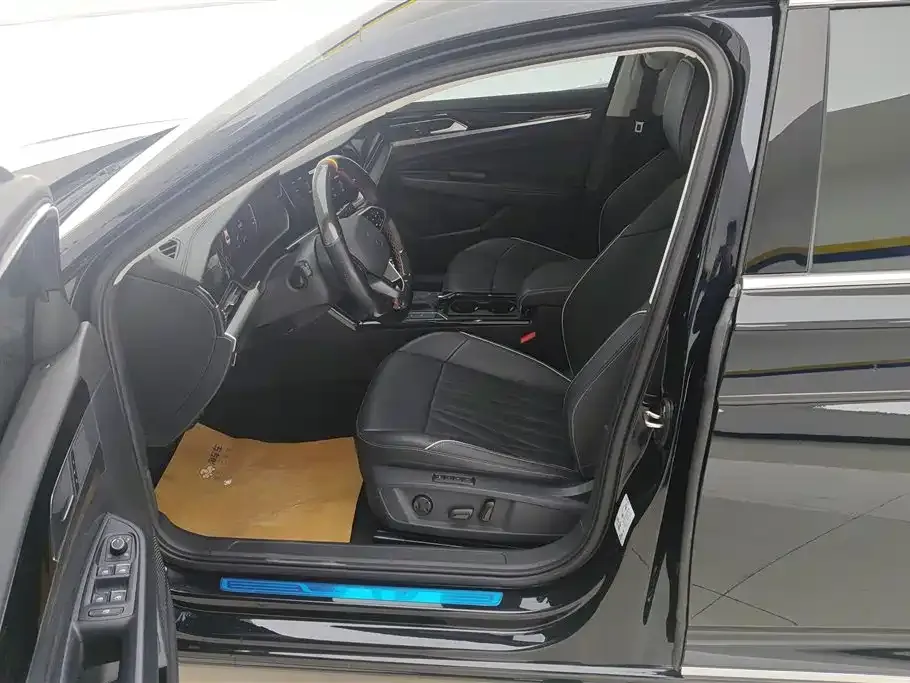 Volkswagen Passat — фото 8