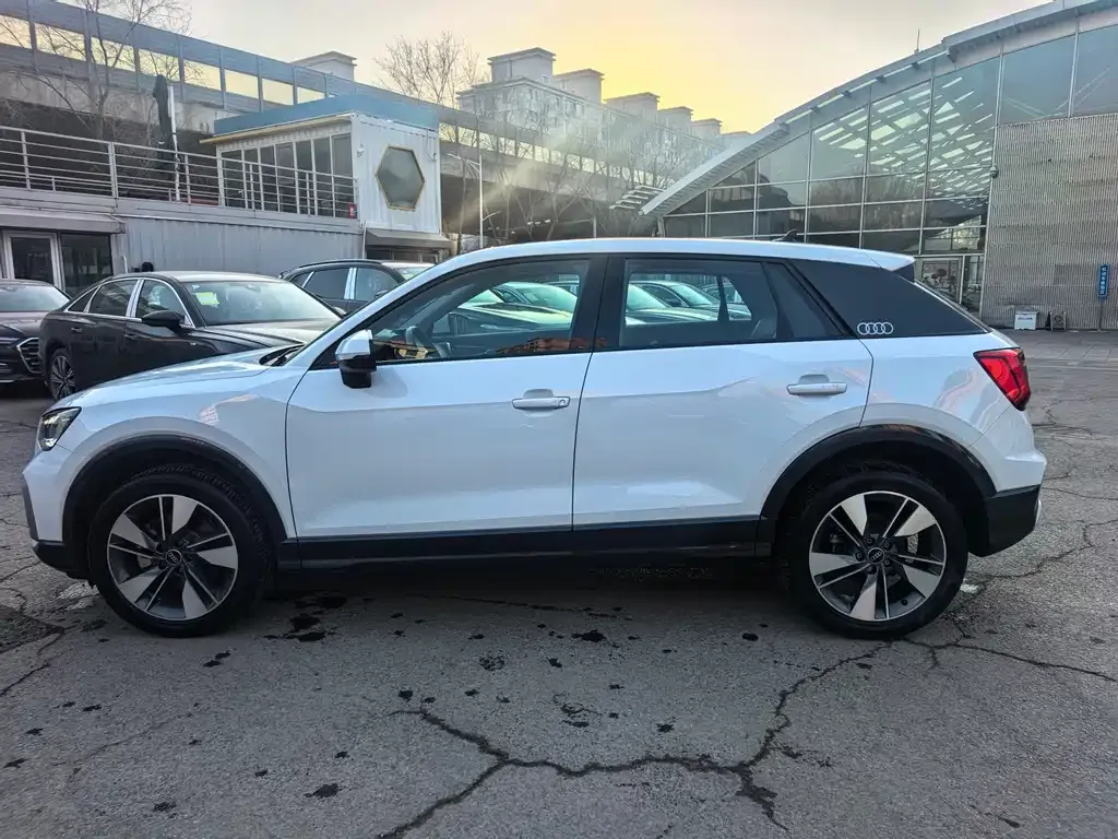 Audi Q2L 2024 из CN, фото 8