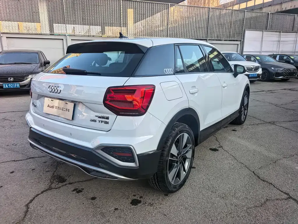 Audi Q2L 2024 из CN, фото 9