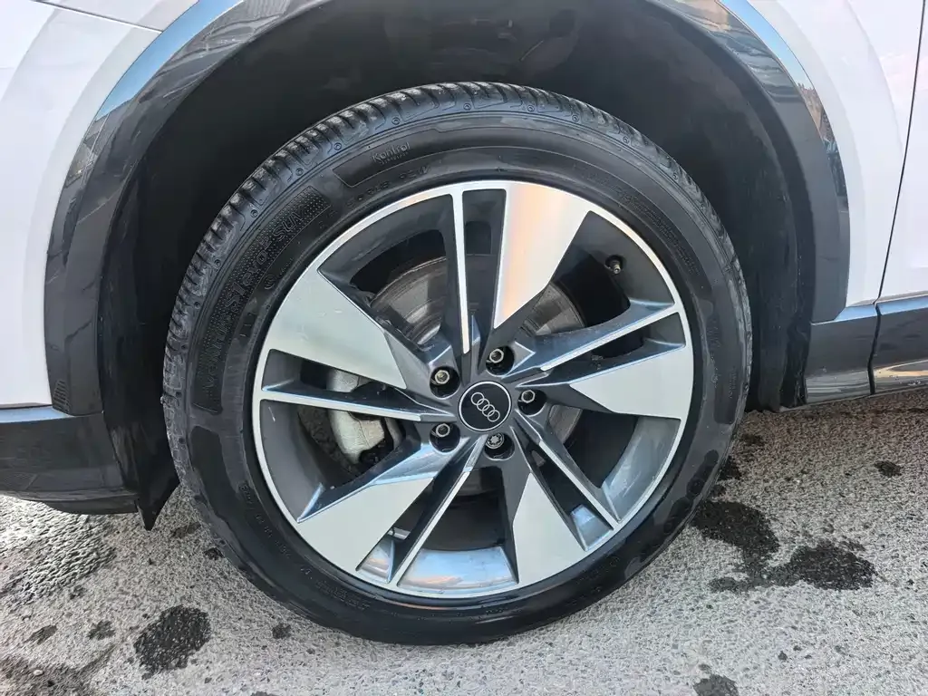 Audi Q2L 2024 из CN, фото 2