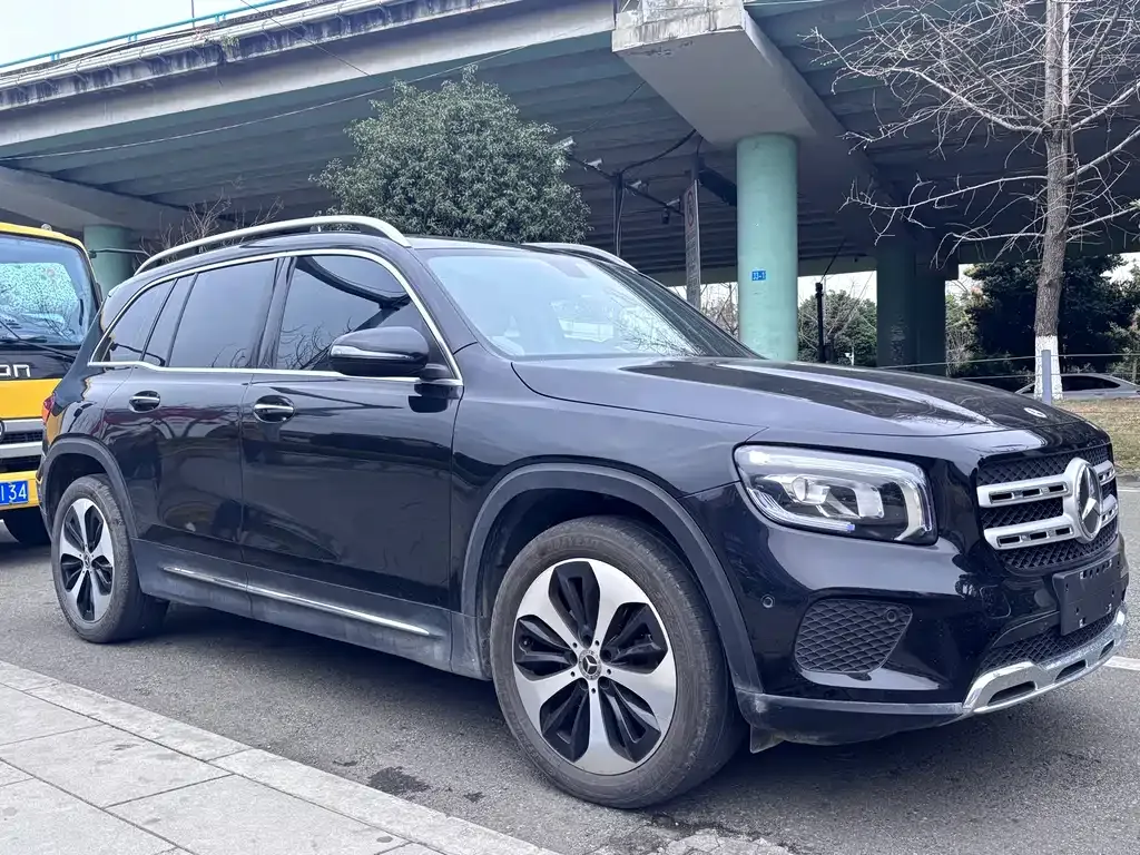 Mercedes-Benz GLB — фото 10