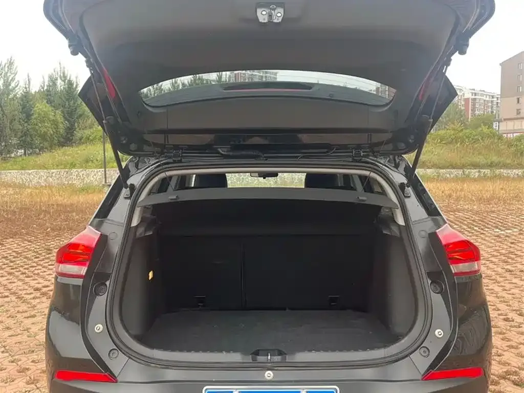 Chevrolet Trax 2022 из CN, фото 10