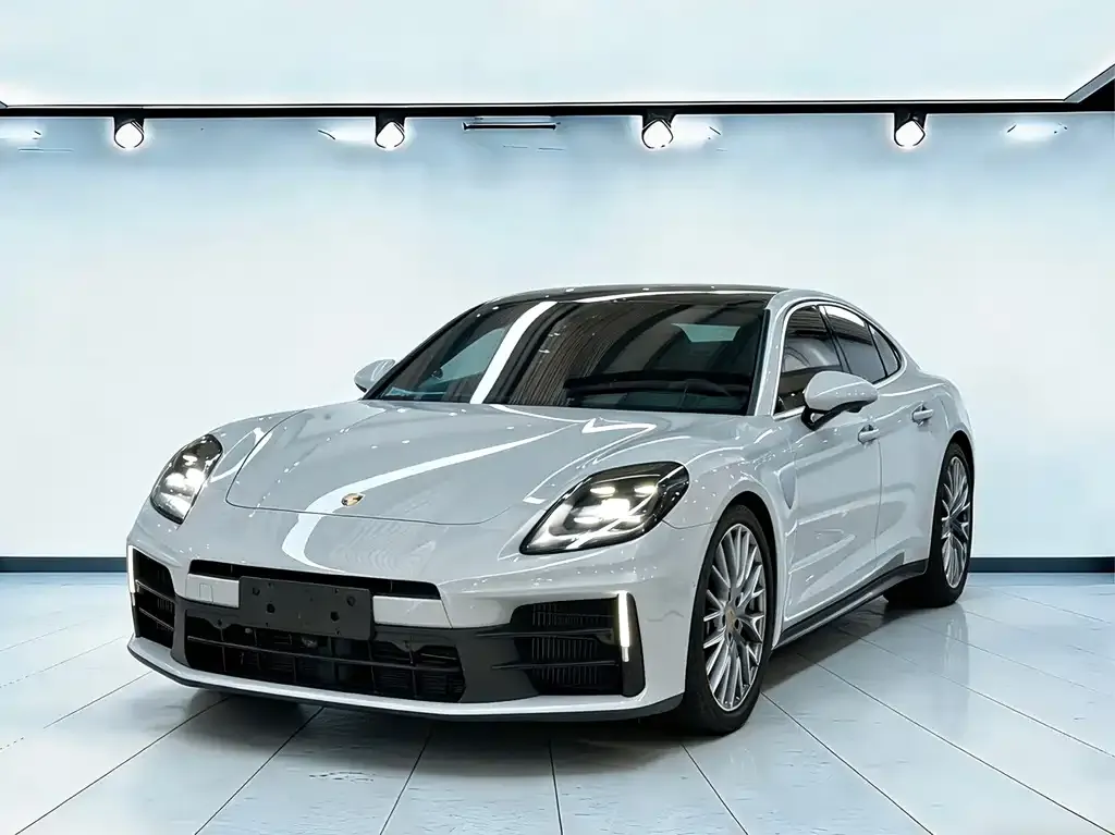 Porsche Panamera — фото 1