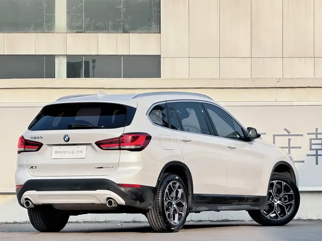 BMW X1 — фото 5