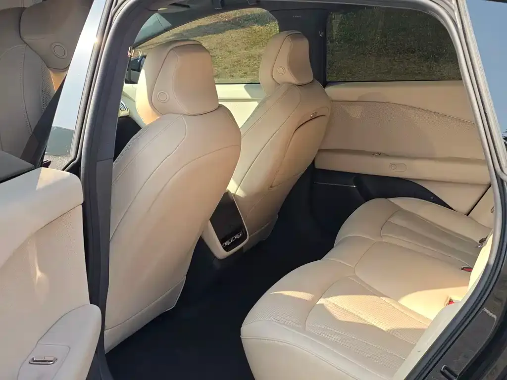 XPeng P7+ 2024 из CN, фото 3