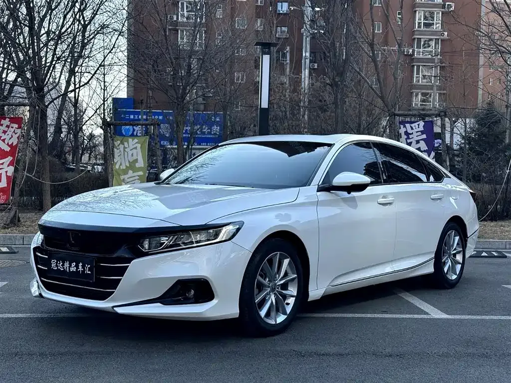 Honda Accord — фото 1