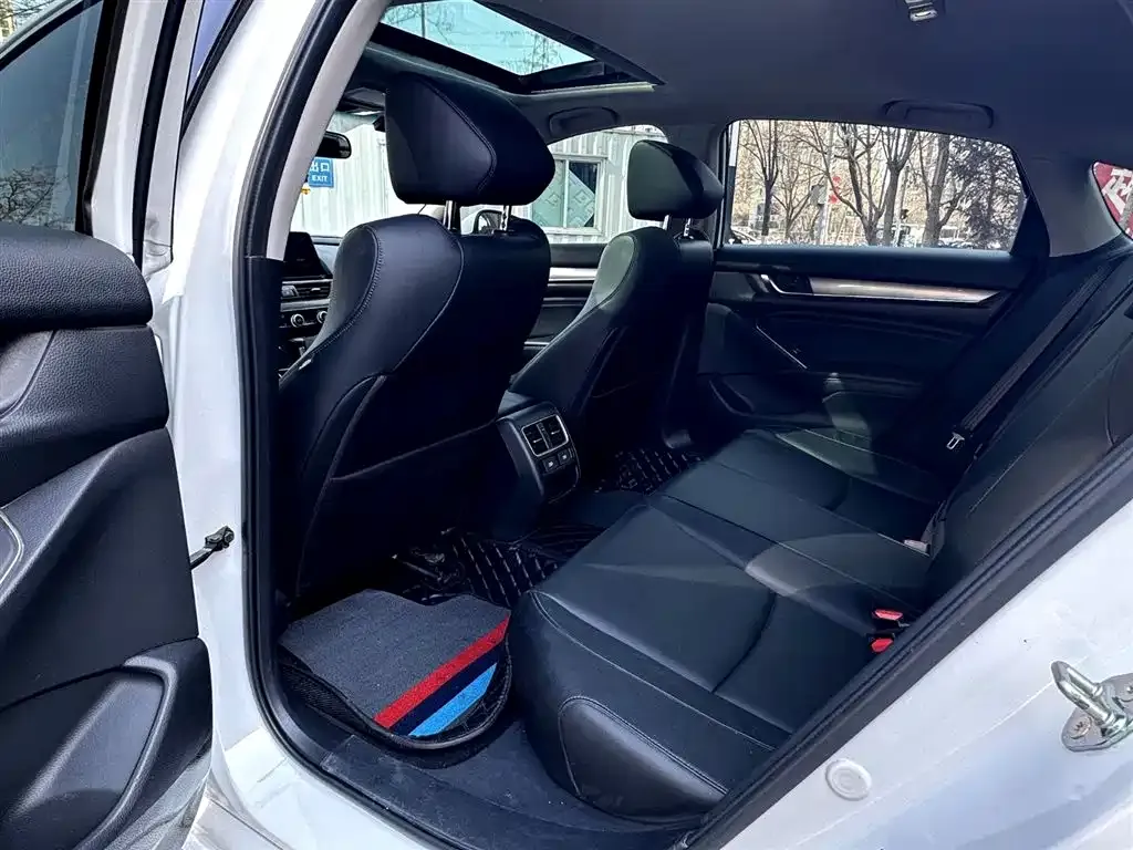 Honda Accord — фото 3