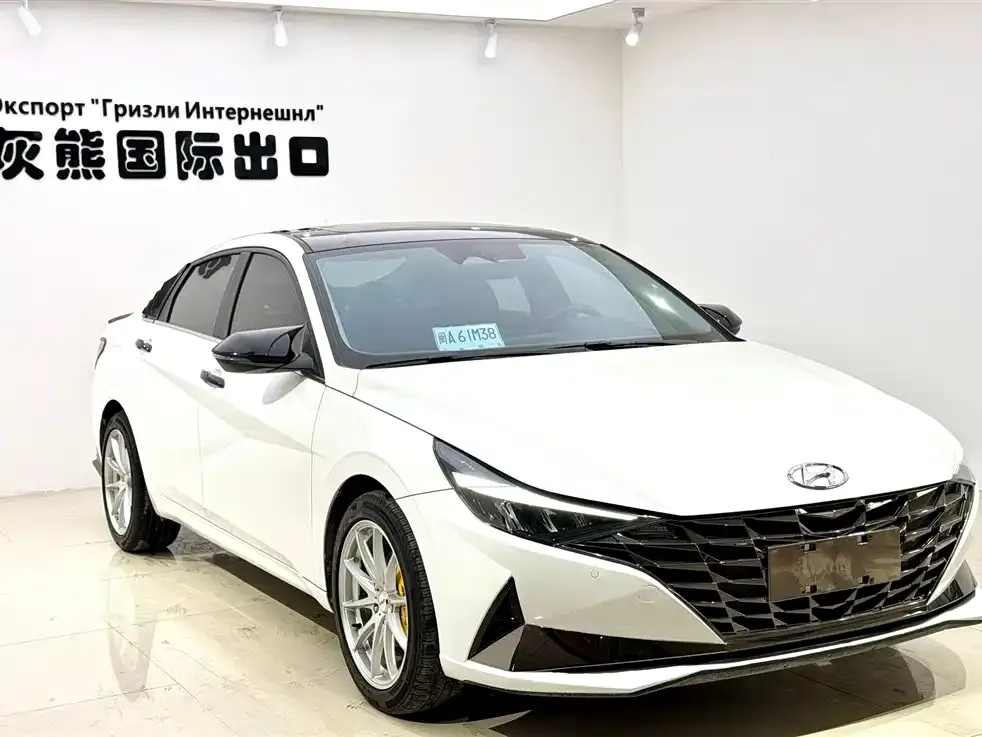 Hyundai Elantra — фото 4