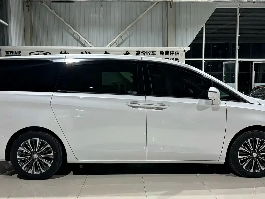 Buick GL8 2022 из CN, фото 7