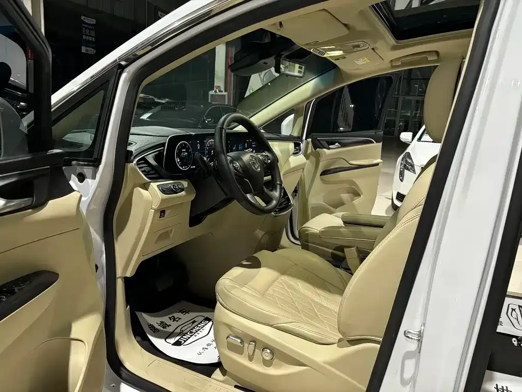 Buick GL8 2022 из CN, фото 9