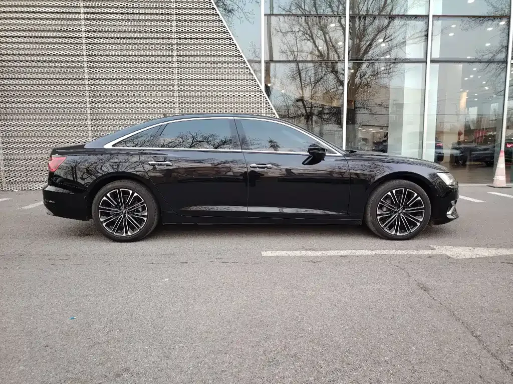 Audi A6L 2023 из CN, фото 7