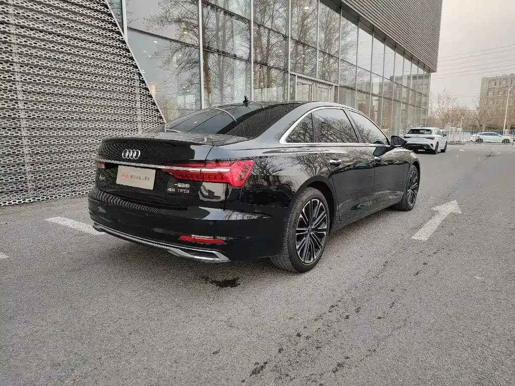 Audi A6L 2023 из CN, фото 8