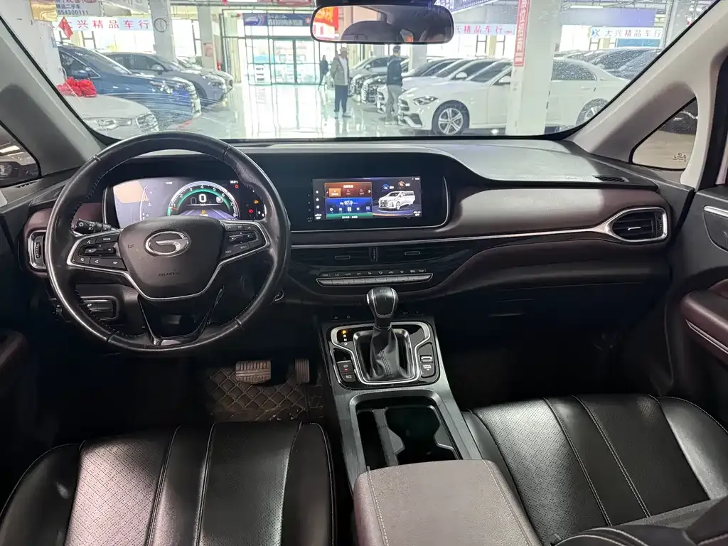 GAC Motor Trumpchi M6 — фото 6
