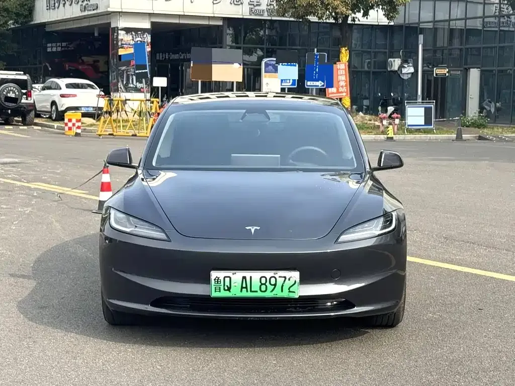 Tesla Model 3 — фото 7