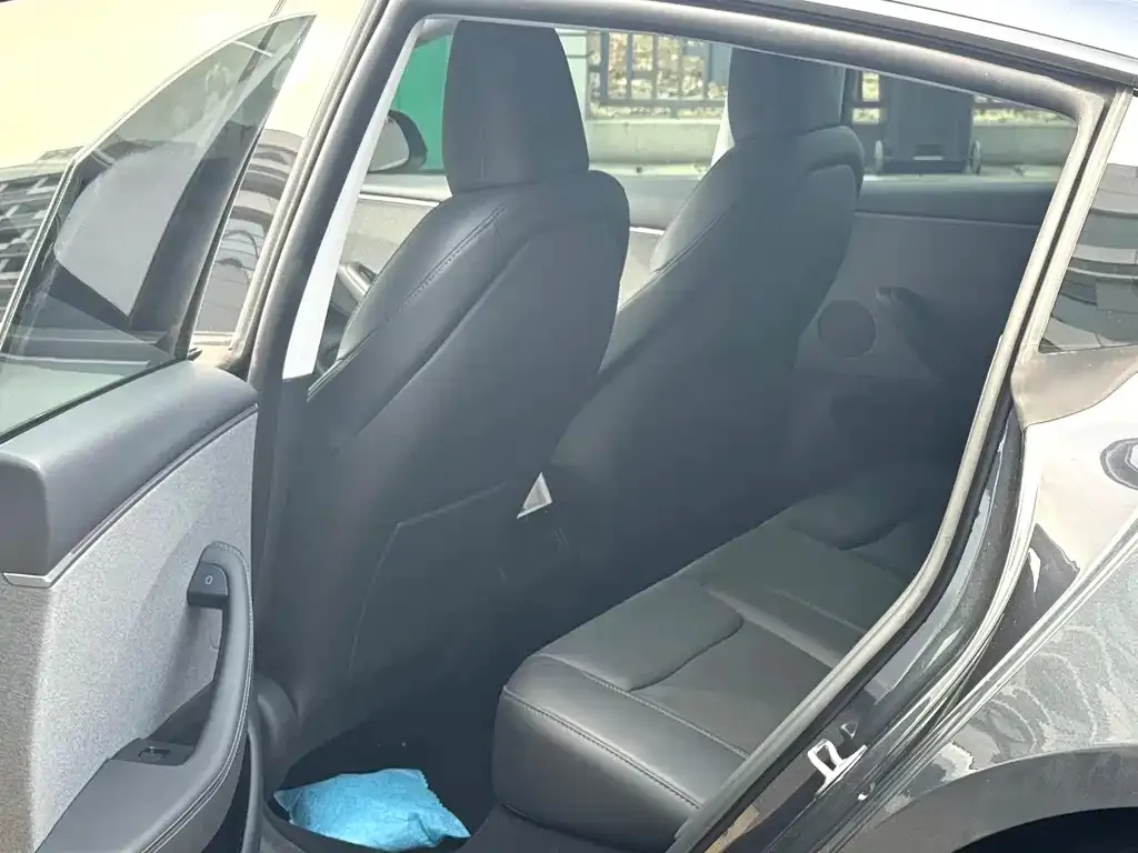 Tesla Model 3 — фото 2