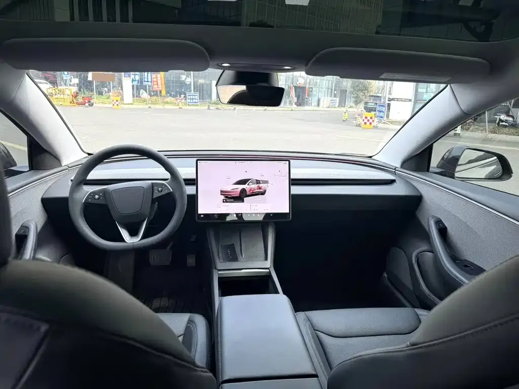 Tesla Model 3 — фото 4