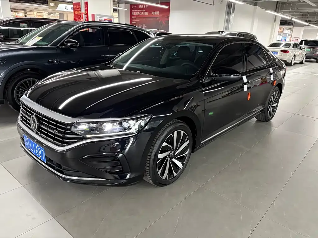Volkswagen Passat — фото 1