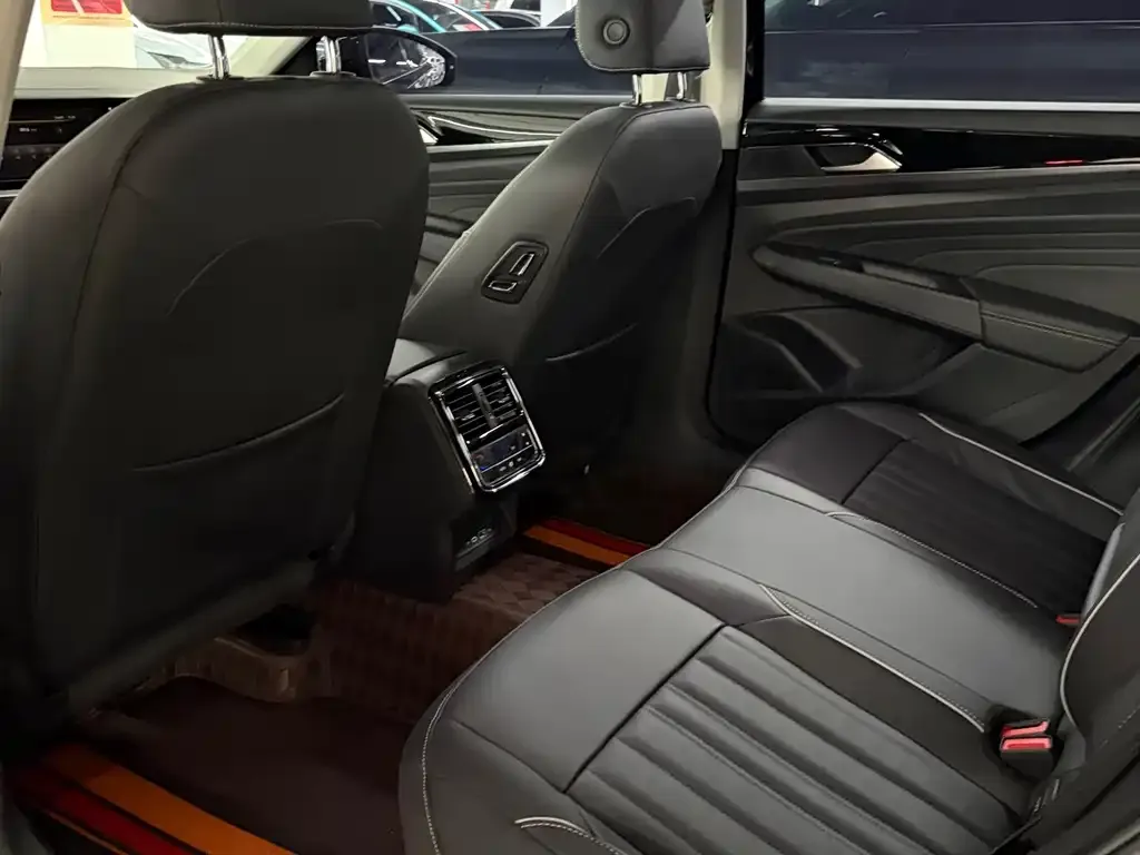 Volkswagen Passat — фото 7