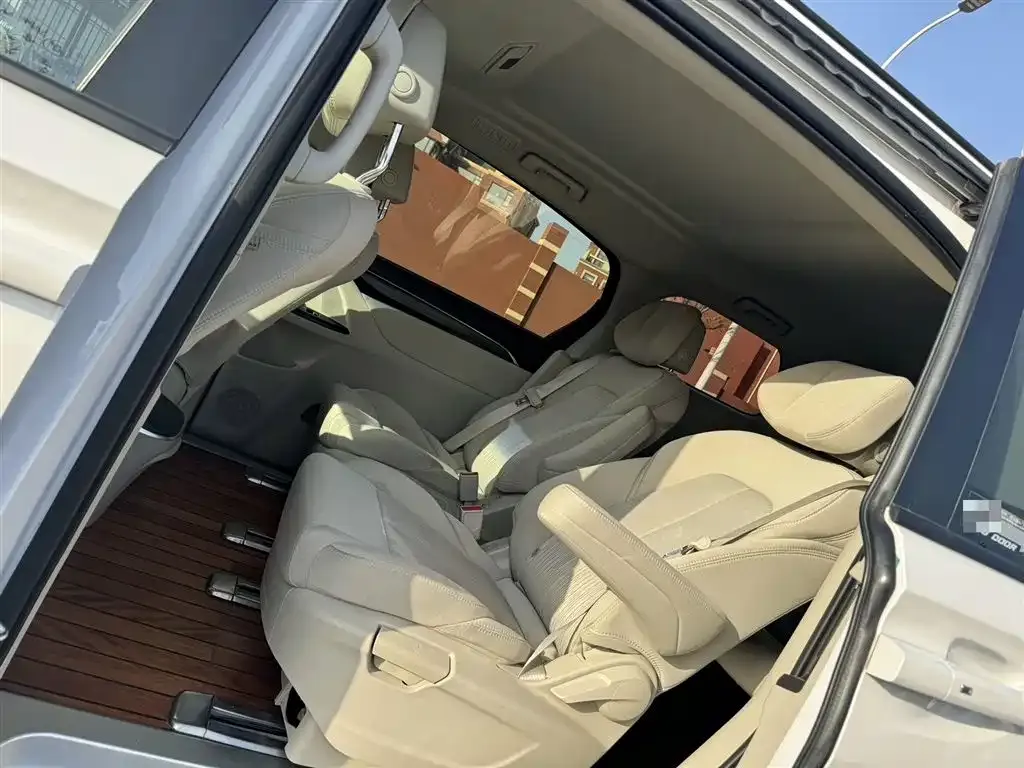 Buick GL8 2023 из CN, фото 2