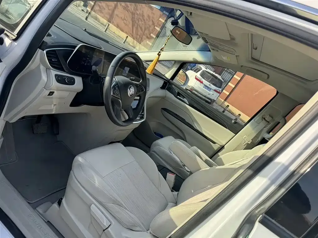 Buick GL8 2023 из CN, фото 3