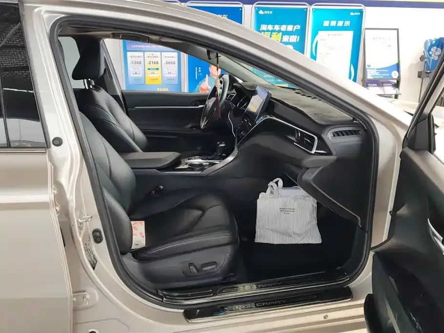 Toyota Camry 2021 из CN, фото 6