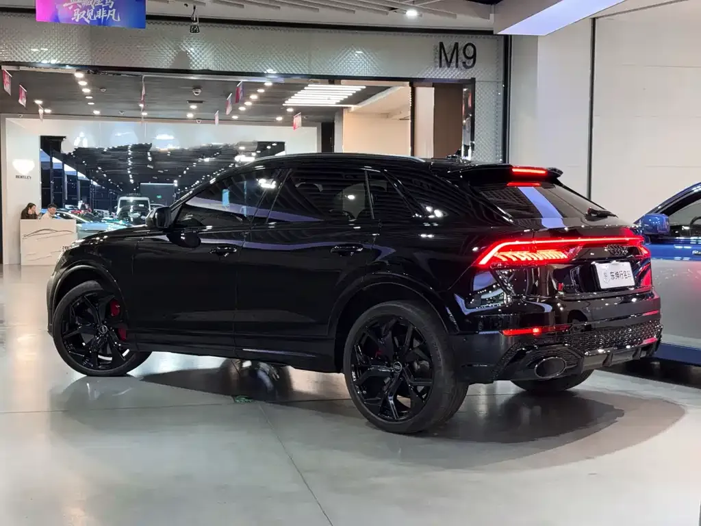 Audi RS Q8 2024 из CN, фото 6