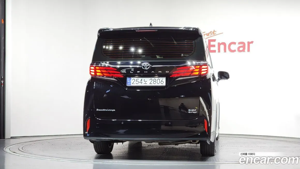 Toyota Alphard — фото 3