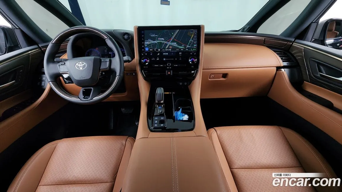 Toyota Alphard — фото 8