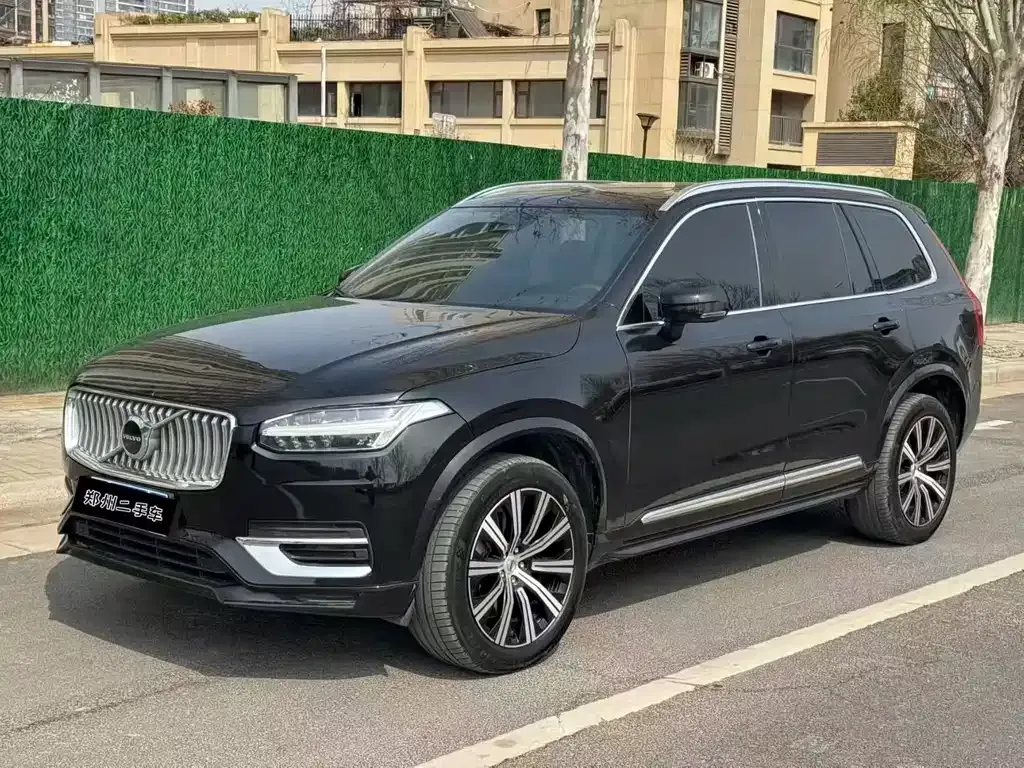 Volvo XC90 — фото 1