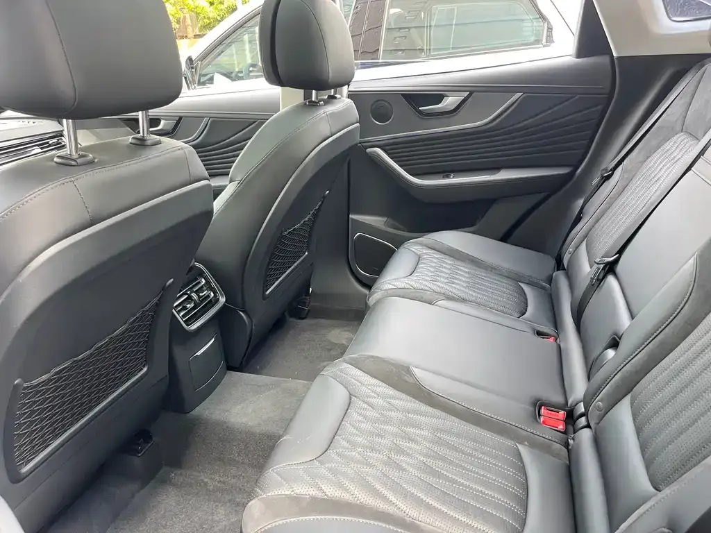 Hongqi HS5 2024 из CN, фото 2