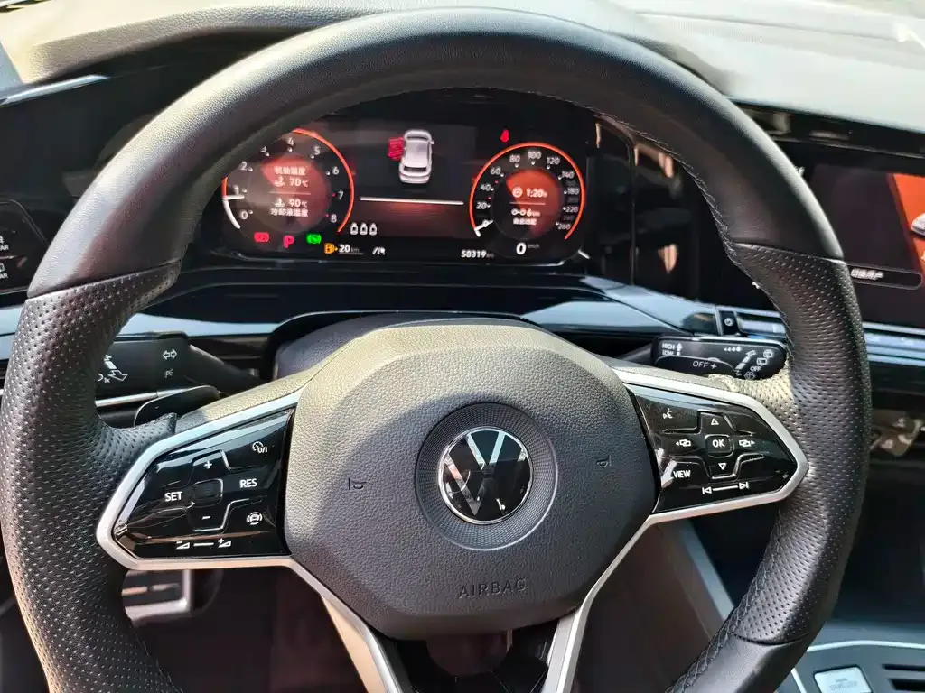Volkswagen Golf 2023 из CN, фото 6