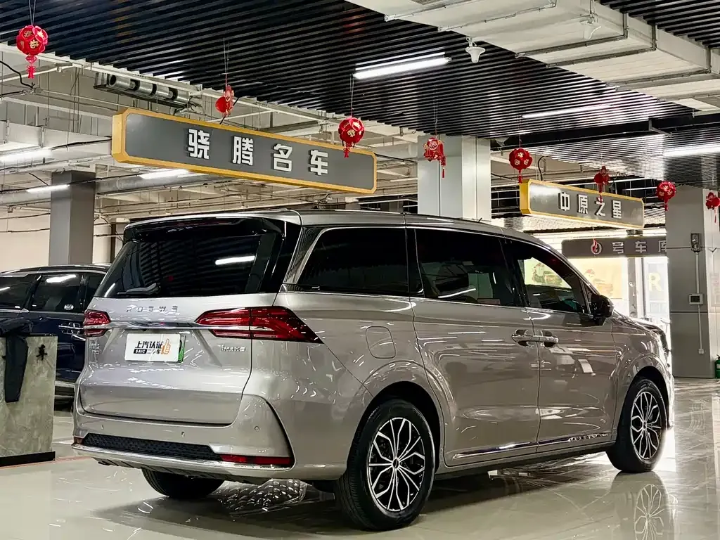 Roewe iMAX8 New Energy 2024 из CN, фото 7