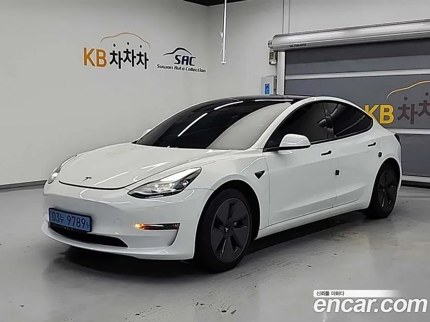 Tesla Model 3 — фото 1