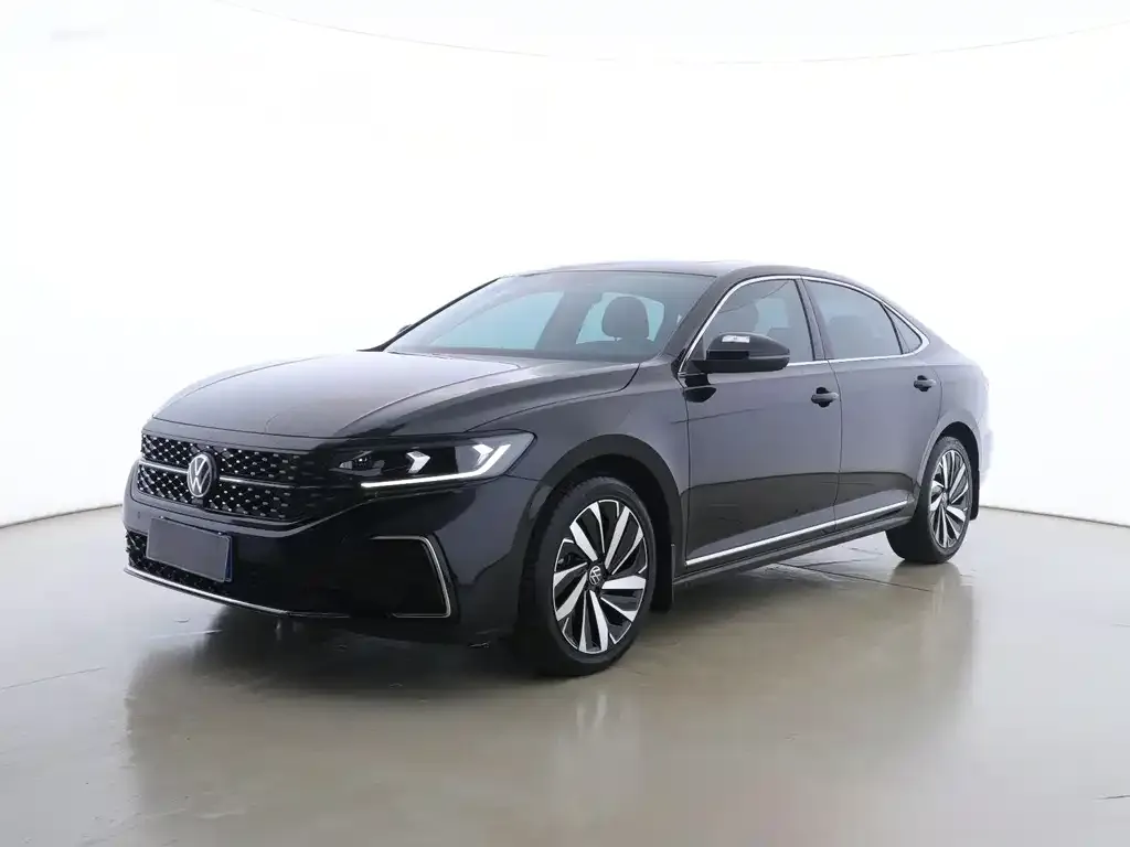 Volkswagen Passat — фото 1