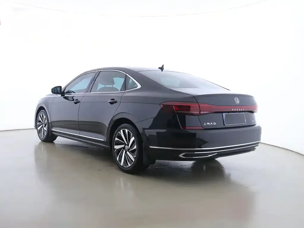 Volkswagen Passat — фото 4