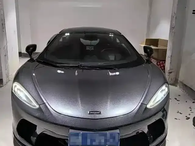 McLaren GT
