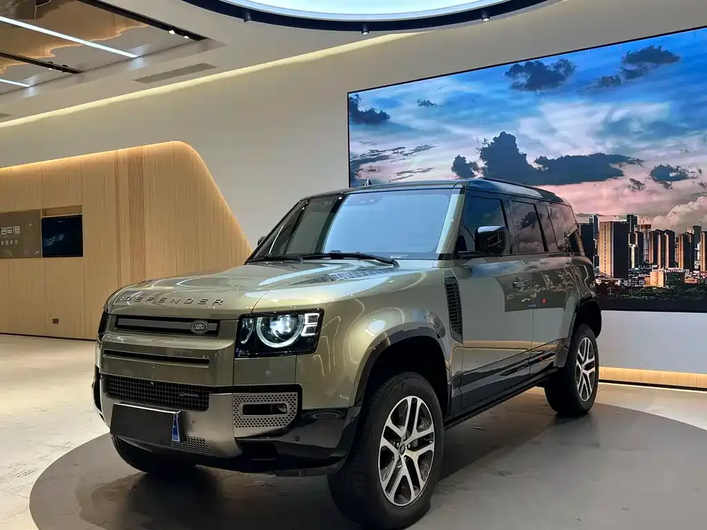 Land Rover Defender — фото 1