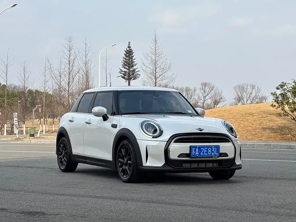 MINI Cooper (3-door) 2024 из CN, фото 1