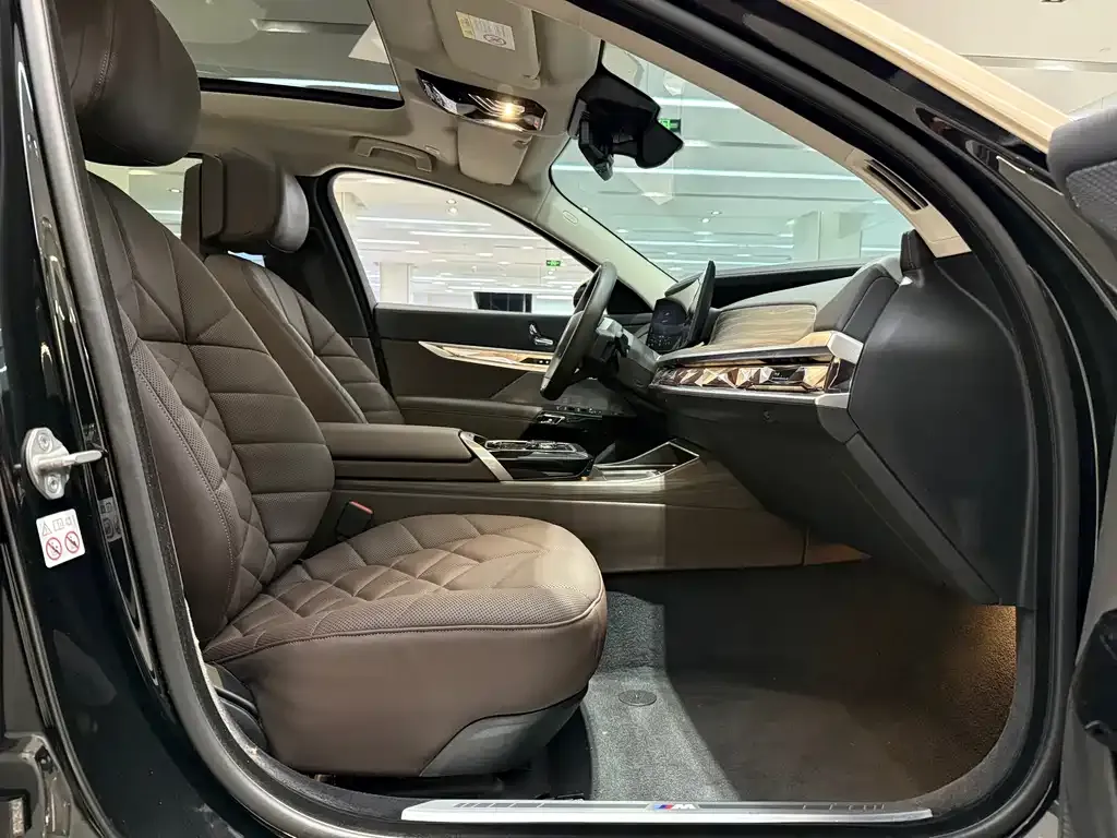 BMW i7 2024 из CN, фото 8