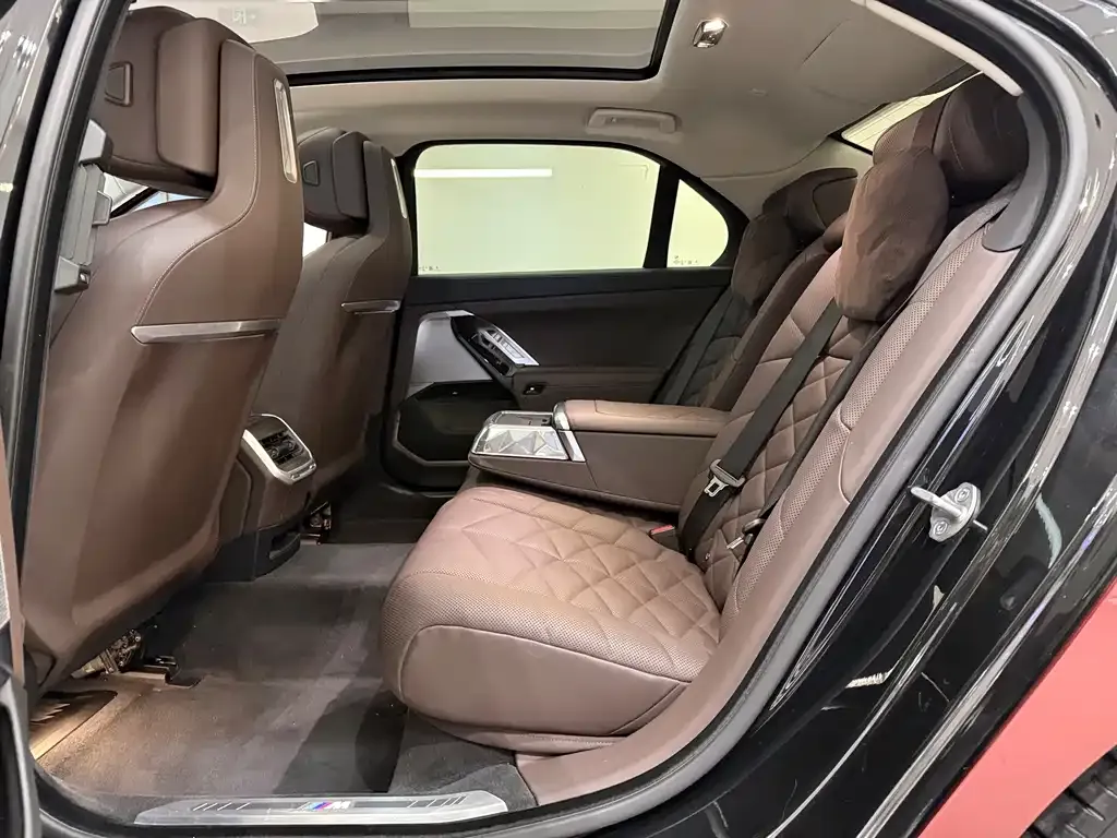 BMW i7 2024 из CN, фото 6