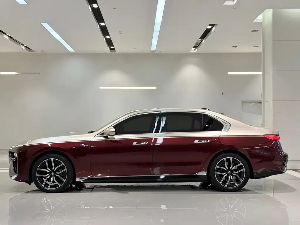 BMW i7 2024 из CN, фото 2