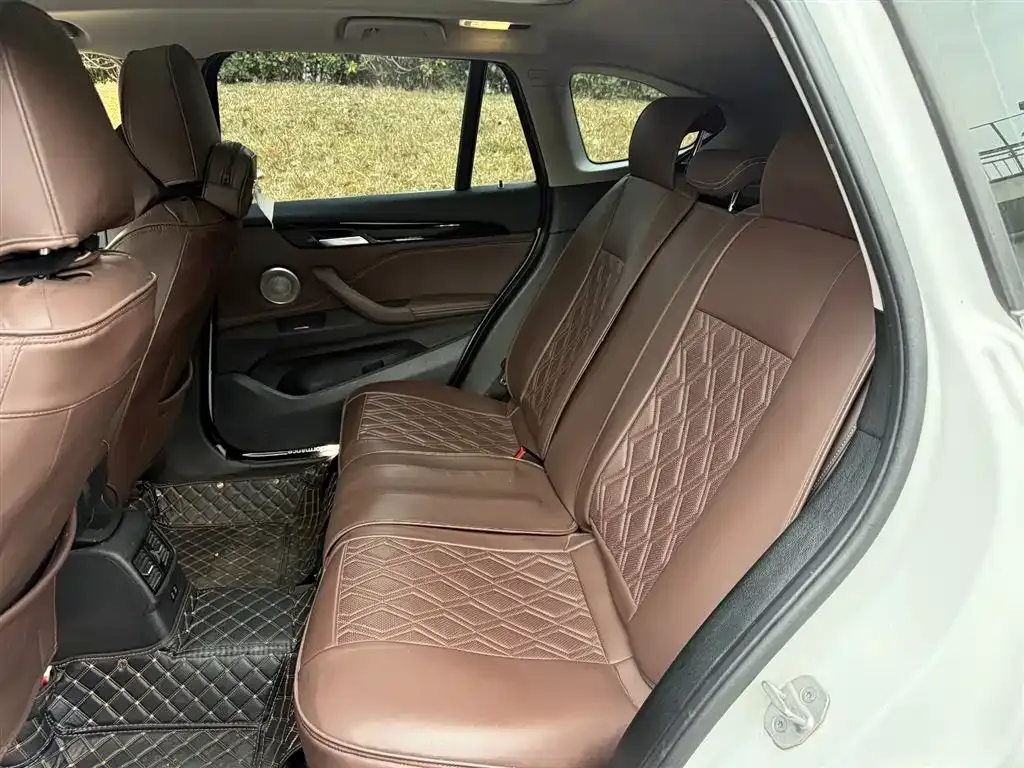 BMW X1 2021 из CN, фото 3