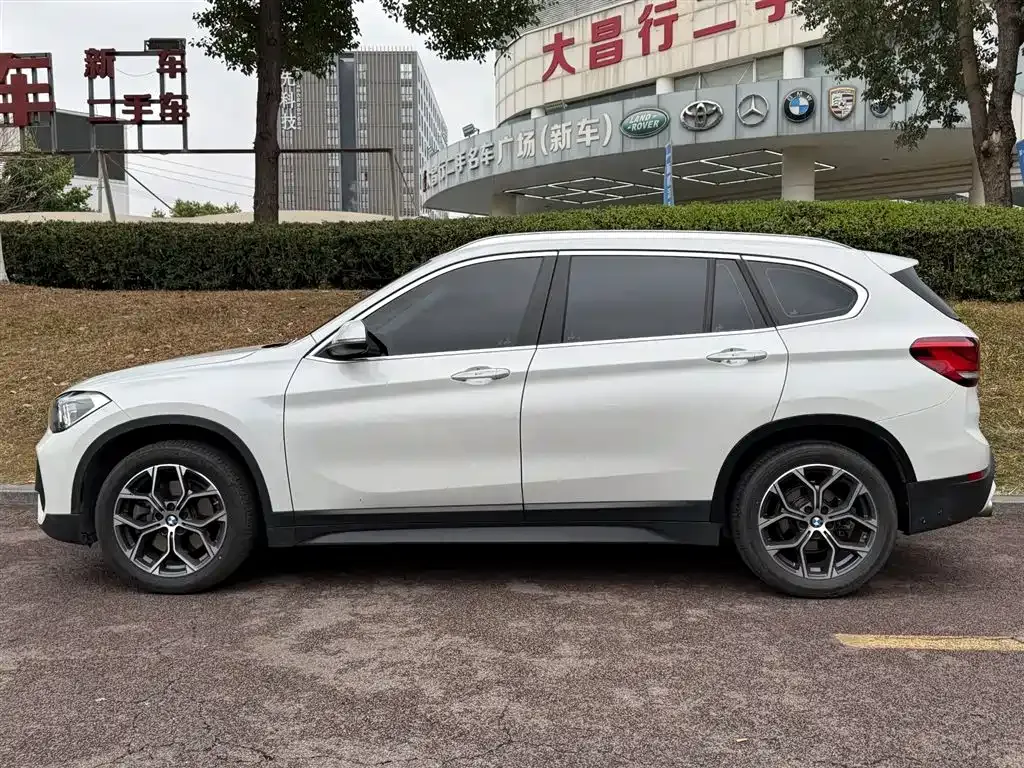 BMW X1 2021 из CN, фото 8