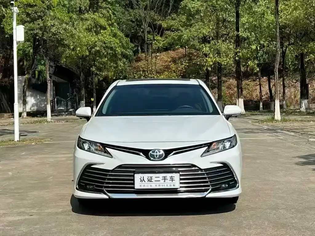 Toyota Camry — фото 8