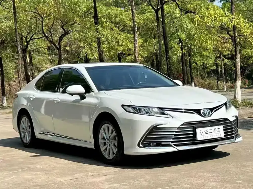 Toyota Camry — фото 6