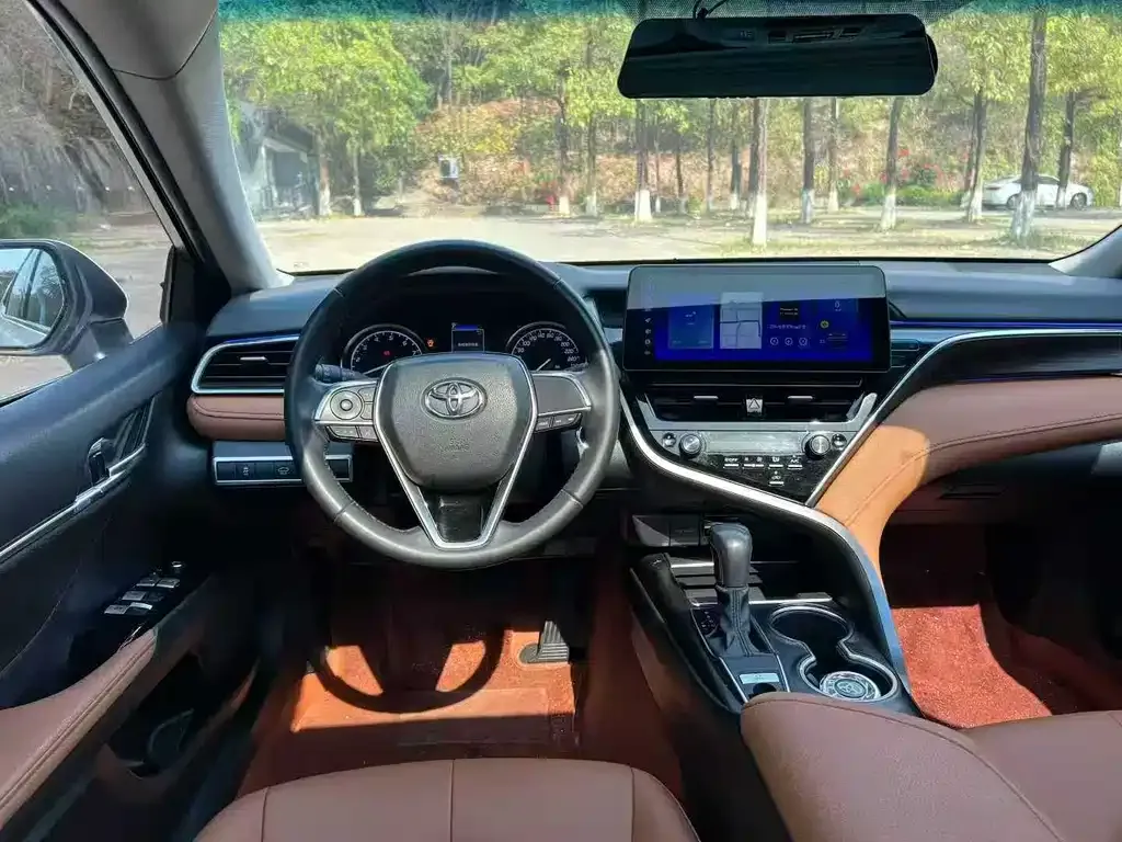 Toyota Camry — фото 4