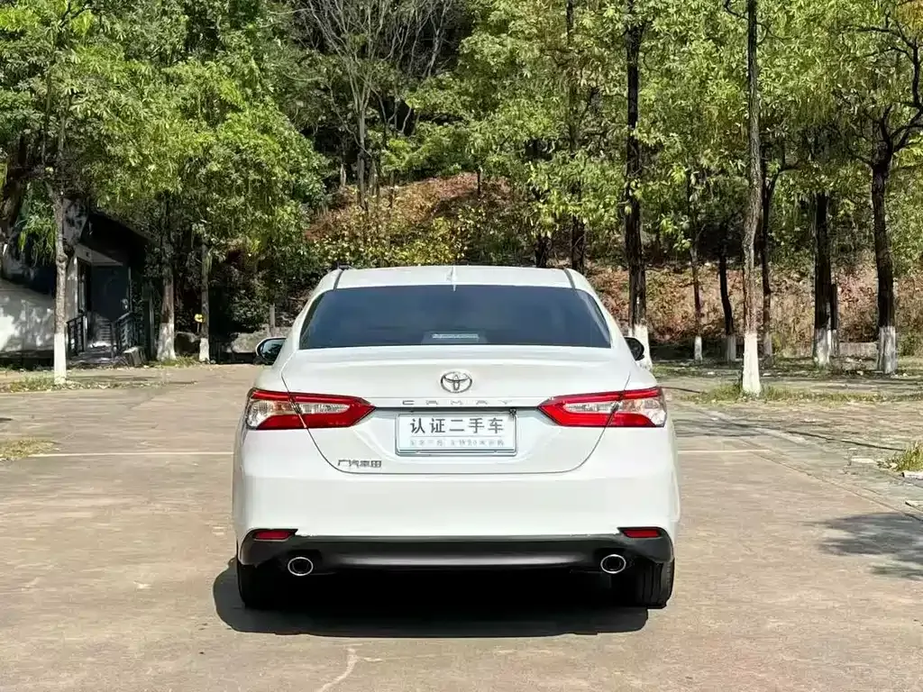Toyota Camry — фото 9